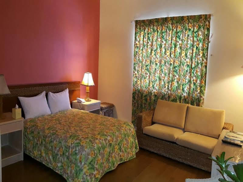One Pacific Hotel Тамунинг Экстерьер фото